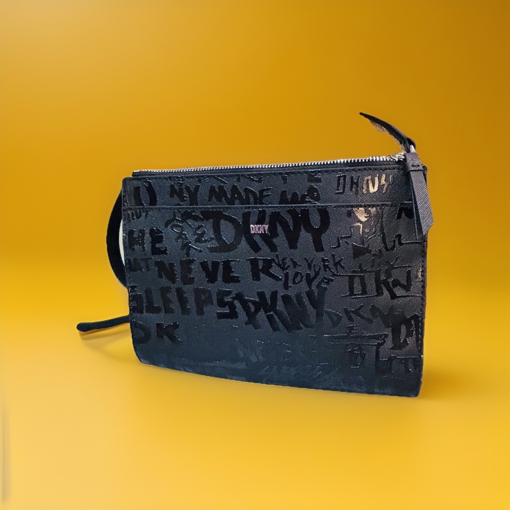 DKNY Bryant Park Multi Zip Womens Adjustable‎ Crossbody Purse Bag Black Graffiti